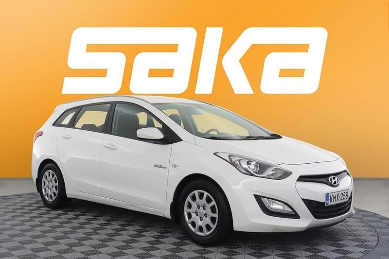 Käytetty 2015 Hyundai i30 Classic Farmari | 9 900 € (Perustarjous) - Kuva 1/3