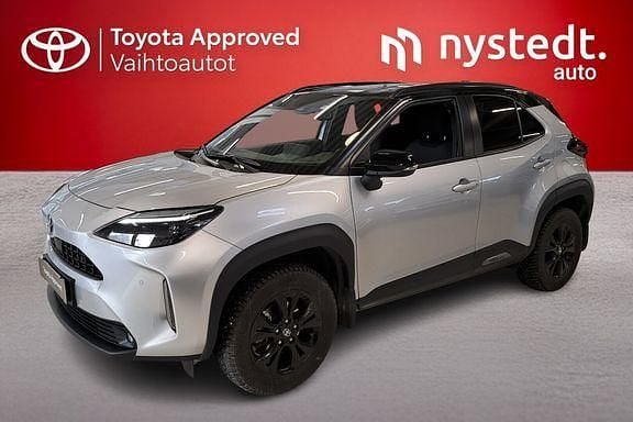 Käytetty Toyota Yaris Cross 116 HP (85 kW) 2024 Hopea Katumaasturi