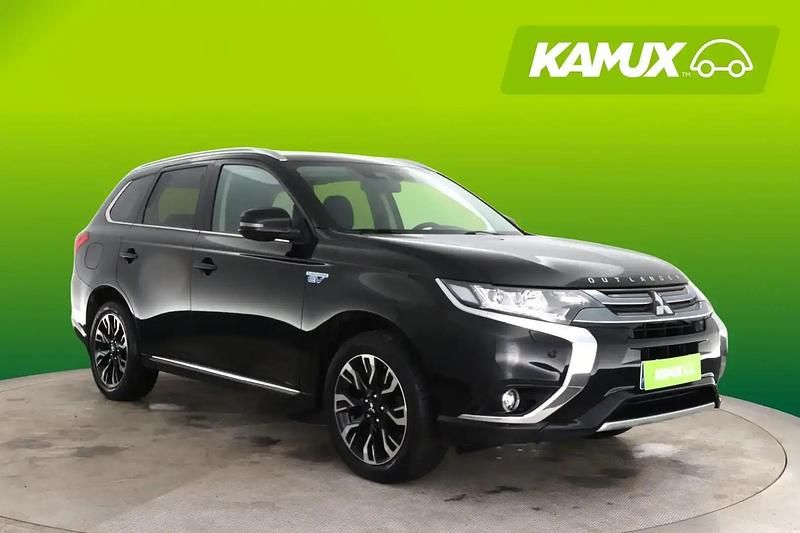 Käytetty Mitsubishi Outlander P-HEV Instyle 121 HP (88 kW) 2017 Musta Farmari