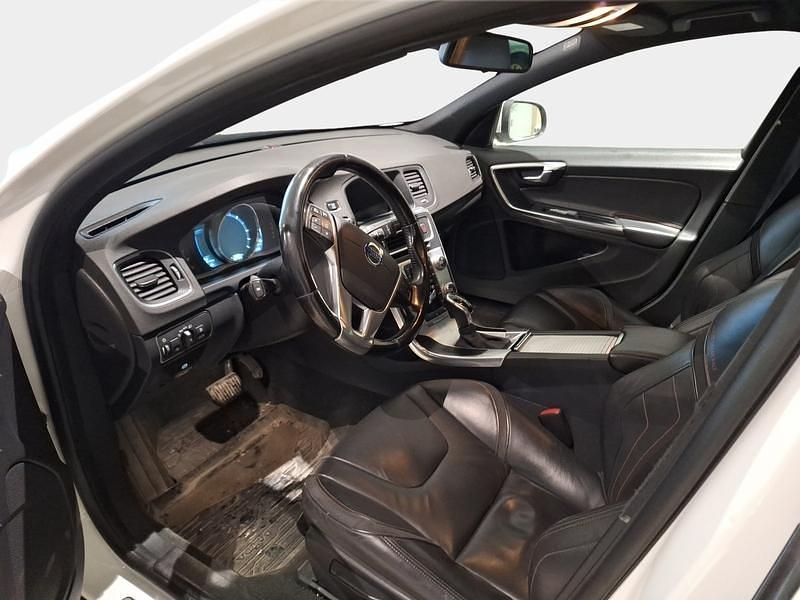 Käytetty Volvo V60 Business Edition 181 HP (133 kW) 2014 Farmari