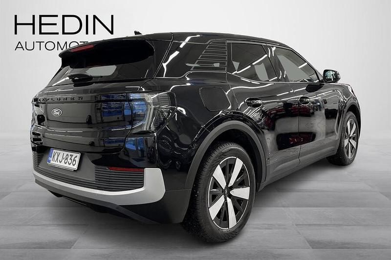 Käytetty Ford Explorer Extended Range 250 kW (340 HP) 2025 Musta Katumaasturi