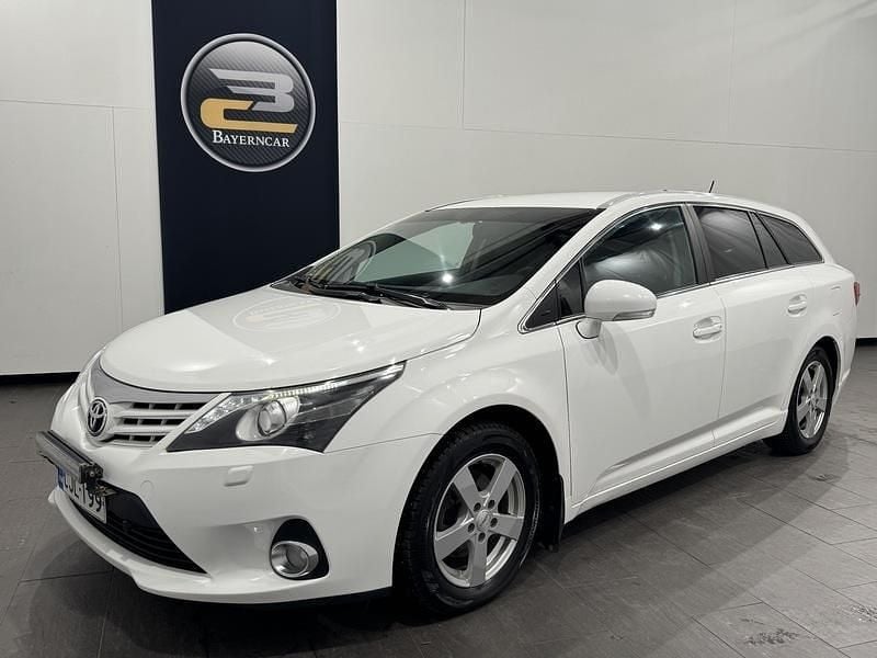 Valkoinen Käytetty 2014 Toyota Avensis Active Farmari | 4 190 € - Kuva 1/4