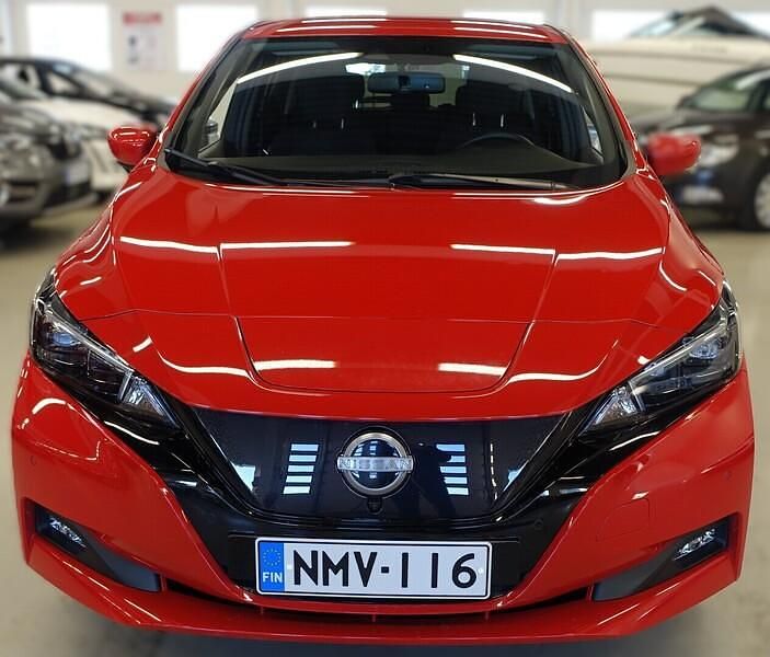 Käytetty Nissan Leaf N-Connecta 110 kW (150 HP) 2023 Viistoperä