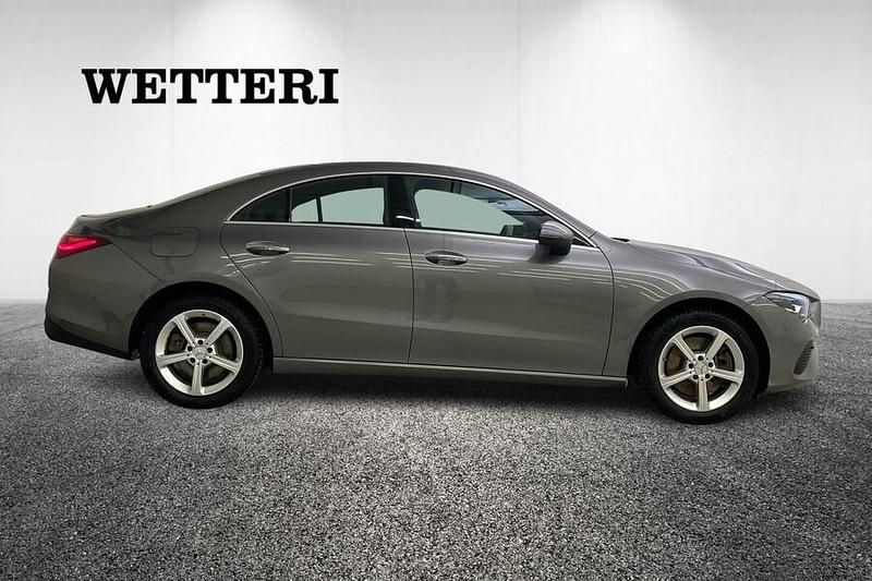 Käytetty Mercedes CLA250e Business 163 HP (119 kW) 2024 Harmaa Sedan