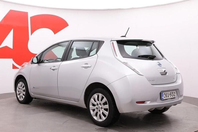 Käytetty Nissan Leaf Acenta 80 kW (109 HP) 2014 Hopea Viistoperä