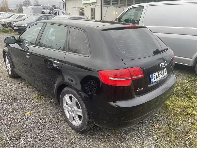 Käytetty Audi A3 Attraction 105 HP (77 kW) 2011 Viistoperä