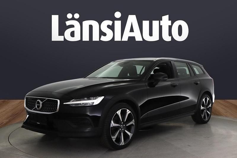 Käytetty 2019 Volvo V60 CC Farmari | 29 700 € (Perustarjous) - Kuva 1/2