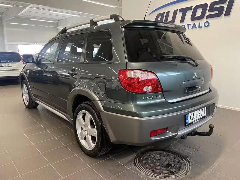 Käytetty Mitsubishi Outlander Intense 2006 Katumaasturi