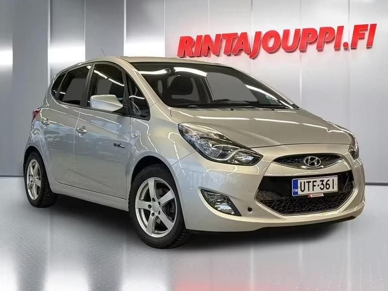Käytetty Hyundai ix20 Premium 90 HP (66 kW) 2011 Hopea Viistoperä