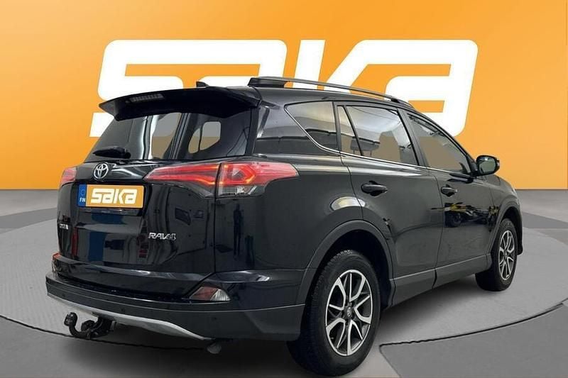 Käytetty Toyota RAV4 Active 143 HP (105 kW) 2018 Katumaasturi