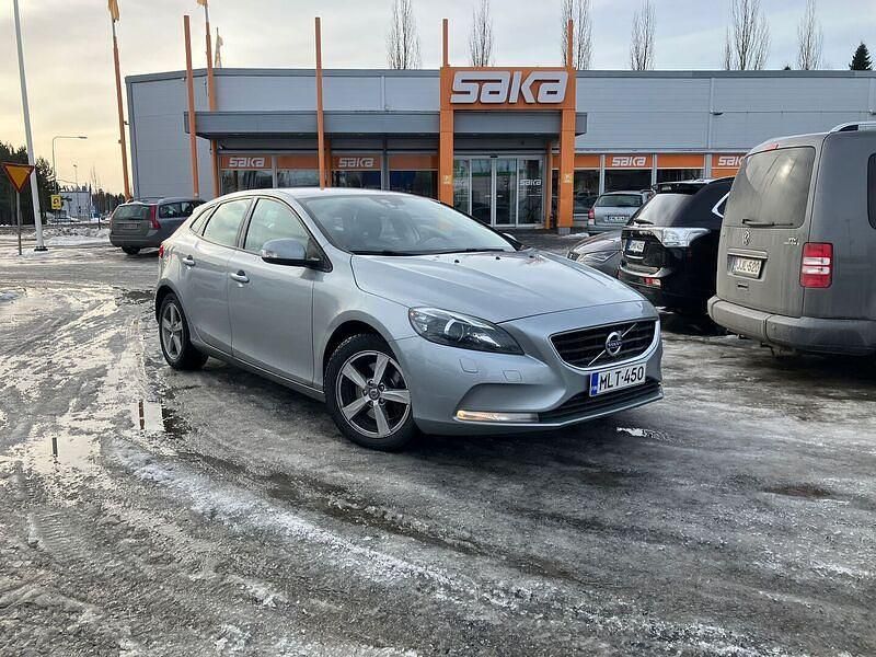 Käytetty Volvo V40 Business Edition 120 HP (88 kW) 2014 Viistoperä