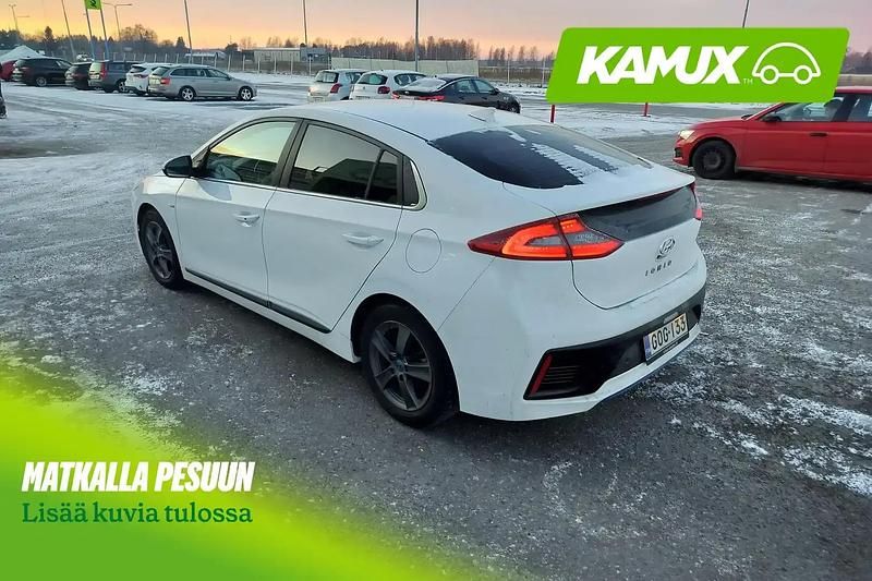 Käytetty Hyundai Ioniq Style 105 HP (77 kW) 2017 Valkoinen Viistoperä