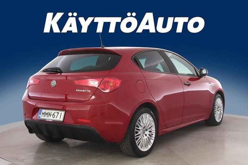 Käytetty Alfa Romeo Giulietta Super 170 HP (125 kW) 2016 Punainen Viistoperä
