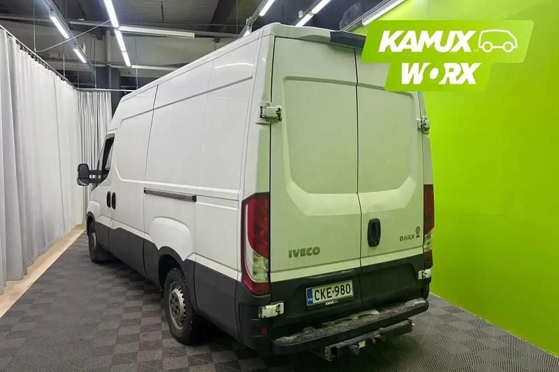 Käytetty Iveco Daily 126 HP (92 kW) 2015 Van