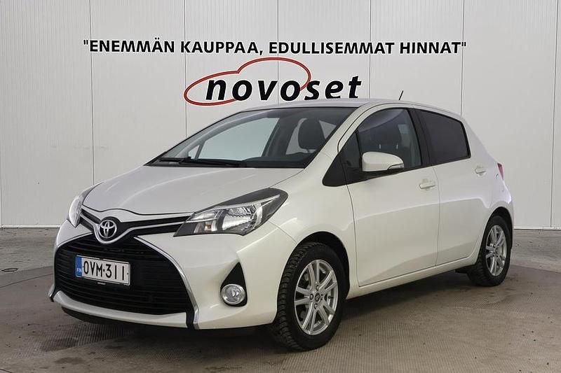 Käytetty Toyota Yaris Multidrive S 99 HP (72 kW) 2017 Valkoinen Viistoperä
