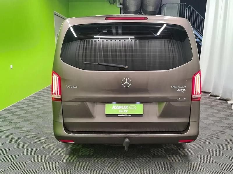 Käytetty Mercedes Vito 163 HP (119 kW) 2017 Hopea / harmaa Van