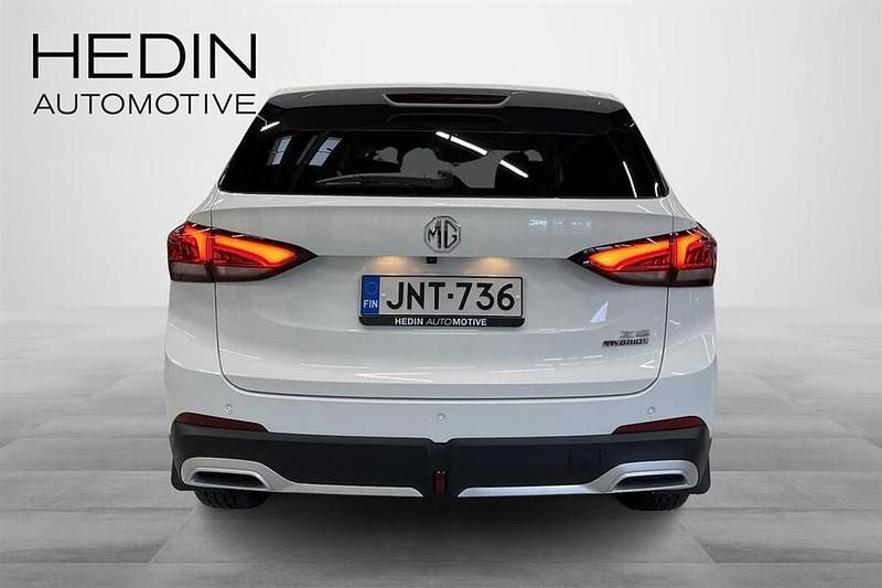 Käytetty MG ZS Luxury 197 HP (144 kW) 2025 Valkoinen Sedan