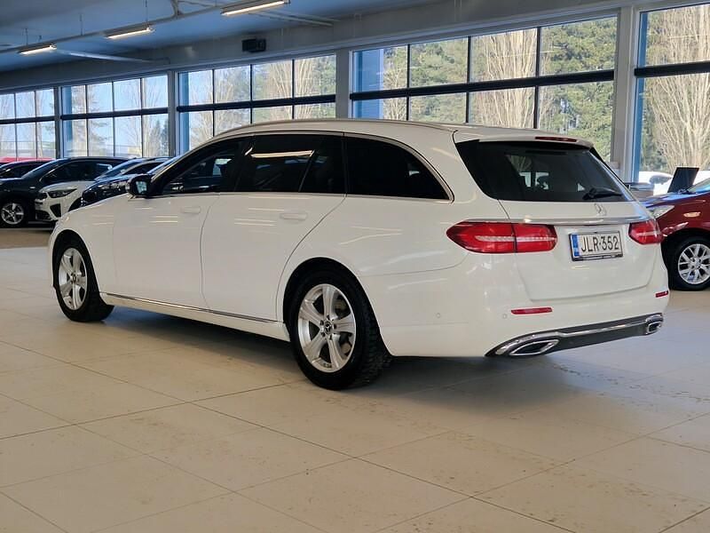 Käytetty Mercedes E220 Business 194 HP (142 kW) 2018 Valkoinen Farmari