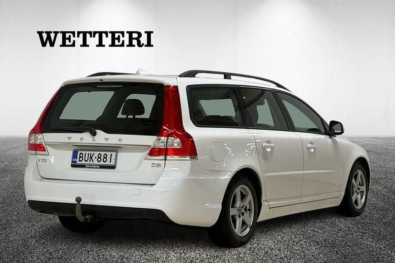 Käytetty Volvo V70 Kinetic 114 HP (83 kW) 2015 Valkoinen Farmari