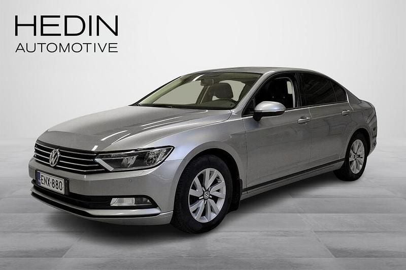 Harmaa Käytetty 2016 VW Passat Trendline Sedan | 12 250 € (Hyvä tarjous) - Kuva 1/4
