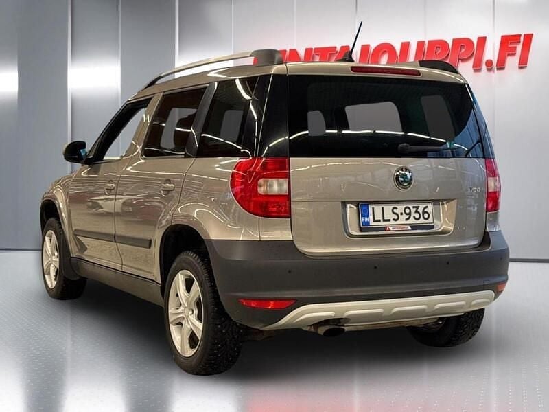 Käytetty Skoda Yeti Adventure 105 HP (77 kW) 2013 Ruskea Katumaasturi