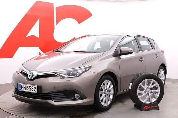 Käytetty Toyota Auris Active 98 HP (72 kW) 2016 Ruskea (beige) Viistoperä