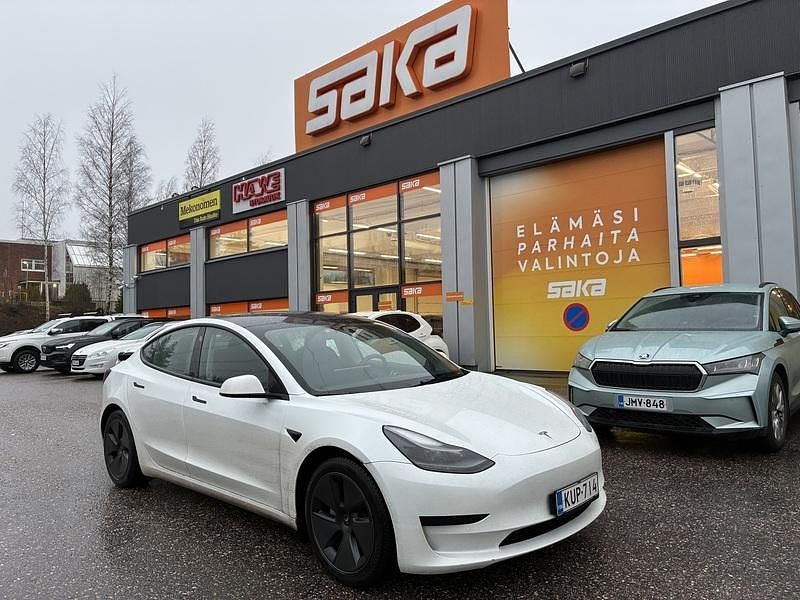Käytetty 2021 Tesla Model 3 Standard Range Plus Sedan | 22 600 € (Perustarjous) - Kuva 1/4