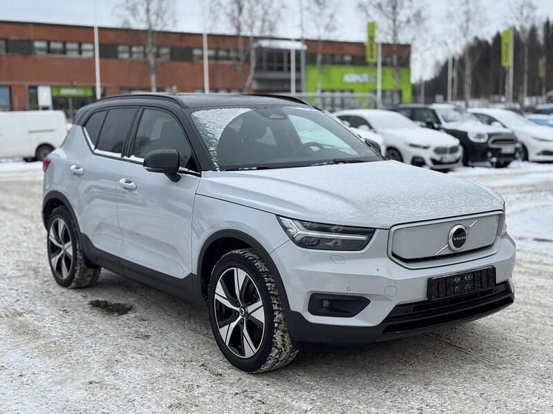 Käytetty Volvo XC40 R-Design 300 kW (408 HP) 2021 Katumaasturi