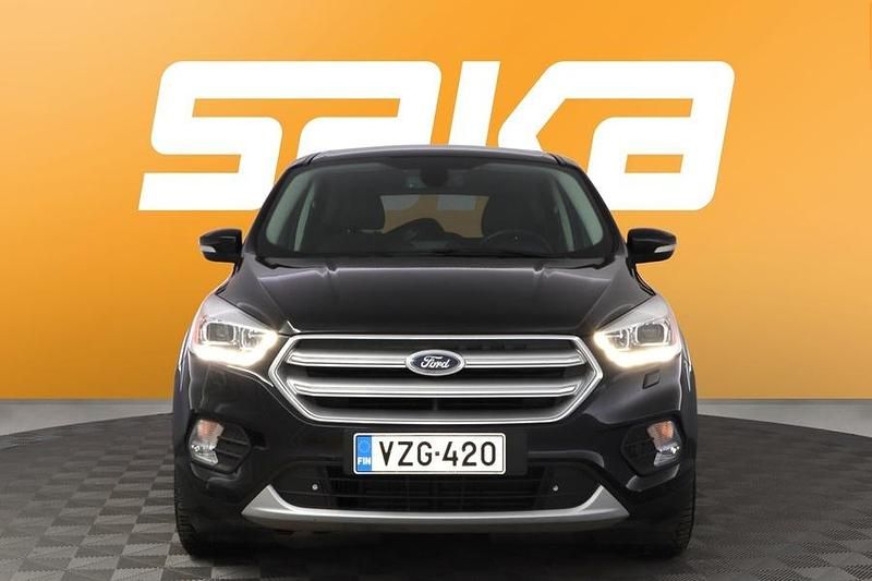 Käytetty Ford Kuga Titanium 120 HP (88 kW) 2017 Katumaasturi