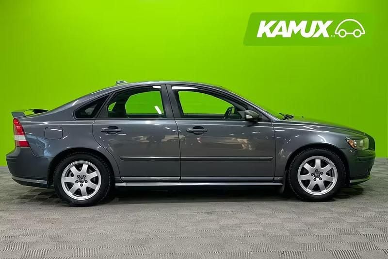 Käytetty Volvo S40 Momentum 140 HP (102 kW) 2005 Hopea / harmaa Sedan