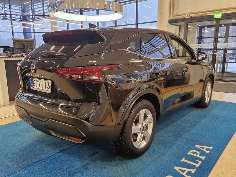 Käytetty Nissan Qashqai Acenta 158 HP (116 kW) 2021 Katumaasturi