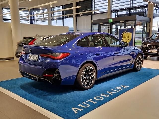 Käytetty BMW i4 M Sport 400 kW (544 HP) 2022 Sininen Sedan