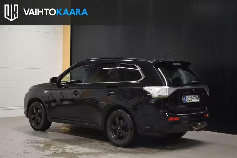 Käytetty Mitsubishi Outlander P-HEV Instyle 121 HP (88 kW) 2013 Farmari