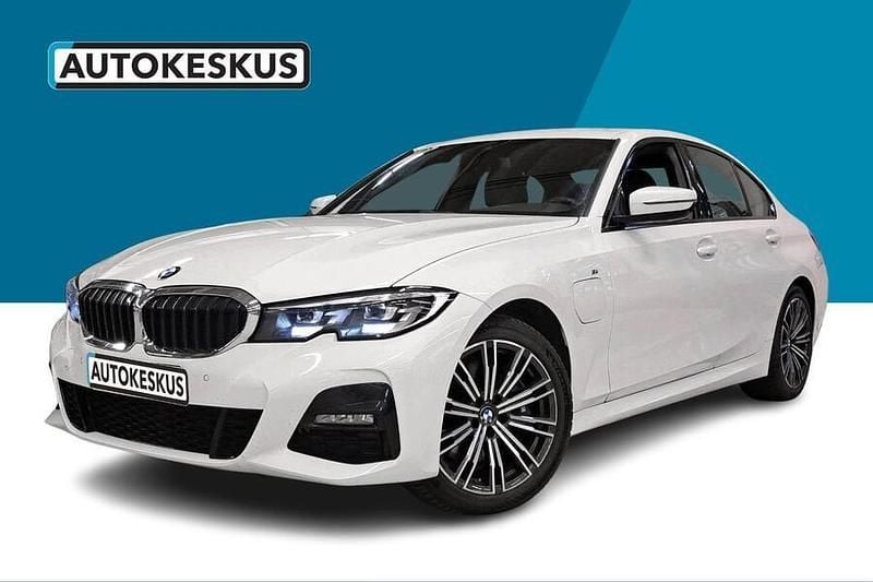 Valkoinen Käytetty 2021 BMW 330e M Sport Sedan | 30 890 € (Hyvä tarjous) - Kuva 1/2