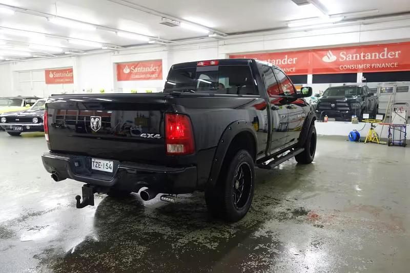 Käytetty Dodge Ram 396 HP (291 kW) 2012 Musta Nouto