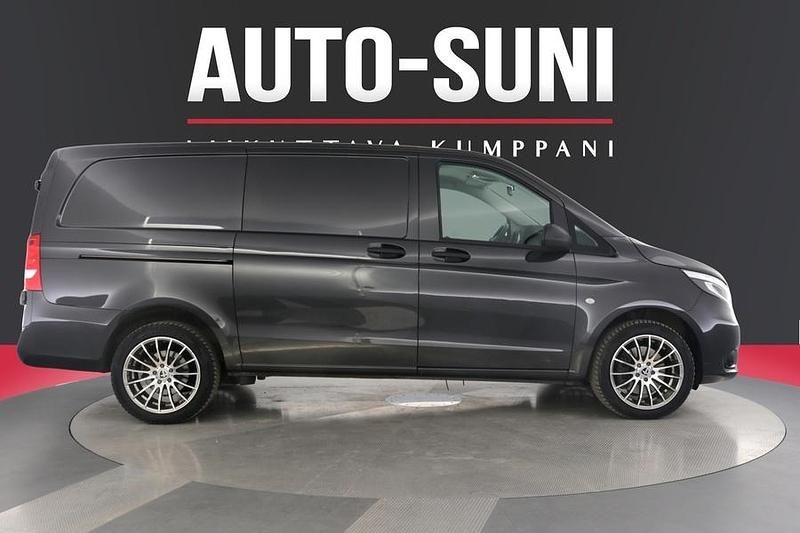Käytetty Mercedes Vito 136 HP (100 kW) 2022 Harmaa Van