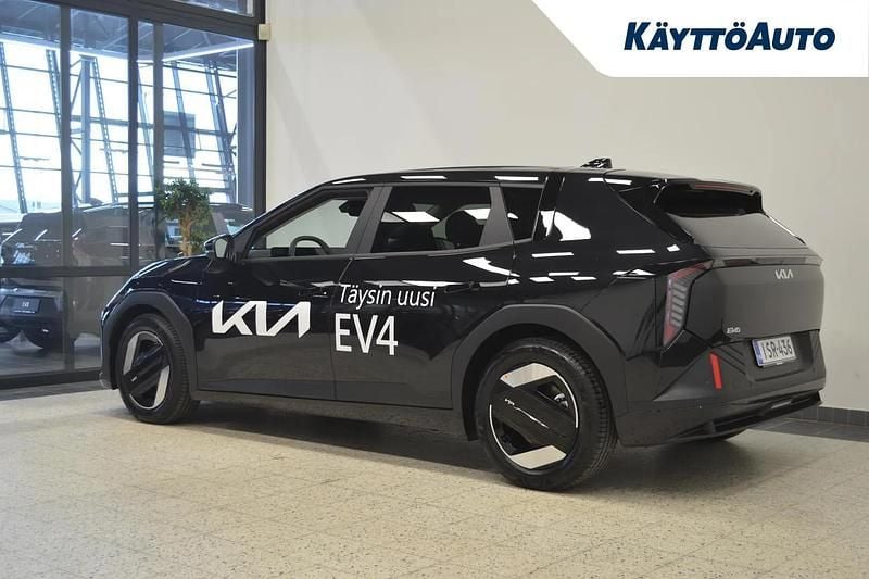 Uusi Kia EV4 Premium 150 kW (204 HP) 2026 Musta Viistoperä