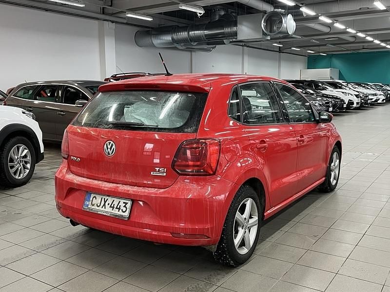 Käytetty VW Polo Comfortline 90 HP (66 kW) 2015 Viistoperä