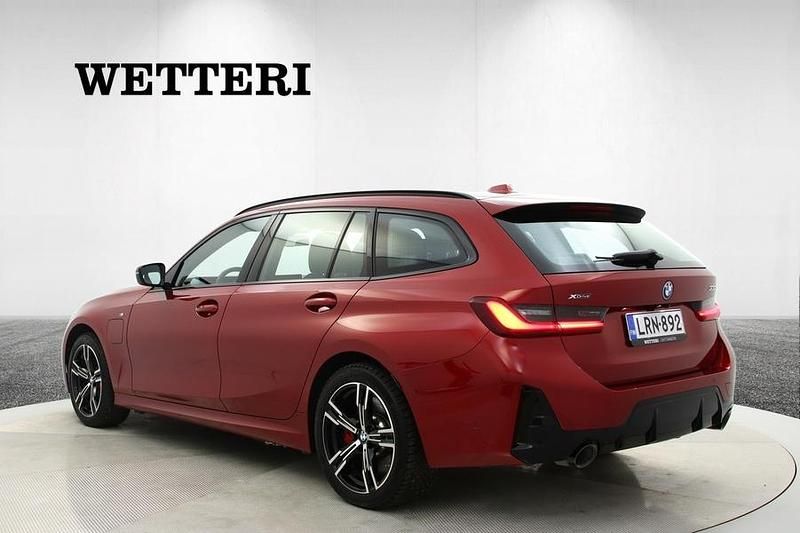 Käytetty BMW 330e M Sport 292 HP (214 kW) 2025 Punainen Farmari