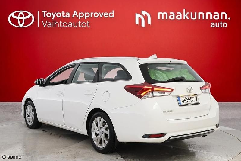 Käytetty Toyota Auris Touring Sports Active 116 HP (85 kW) 2017 Valkoinen Farmari