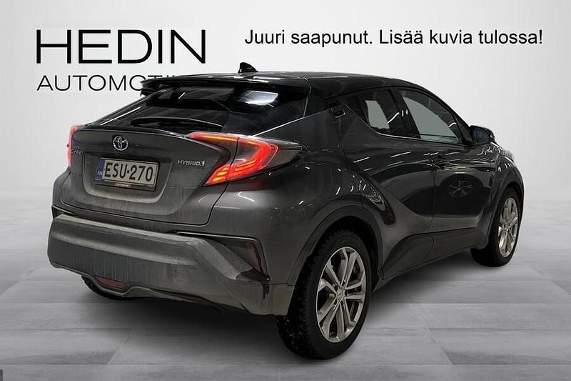 Käytetty Toyota C-HR Edition 122 HP (89 kW) 2017 Harmaa Katumaasturi