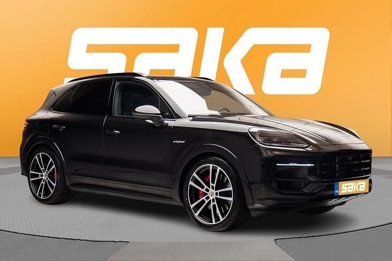Käytetty Porsche Cayenne S E-Hybrid 520 HP (382 kW) 2024 Katumaasturi