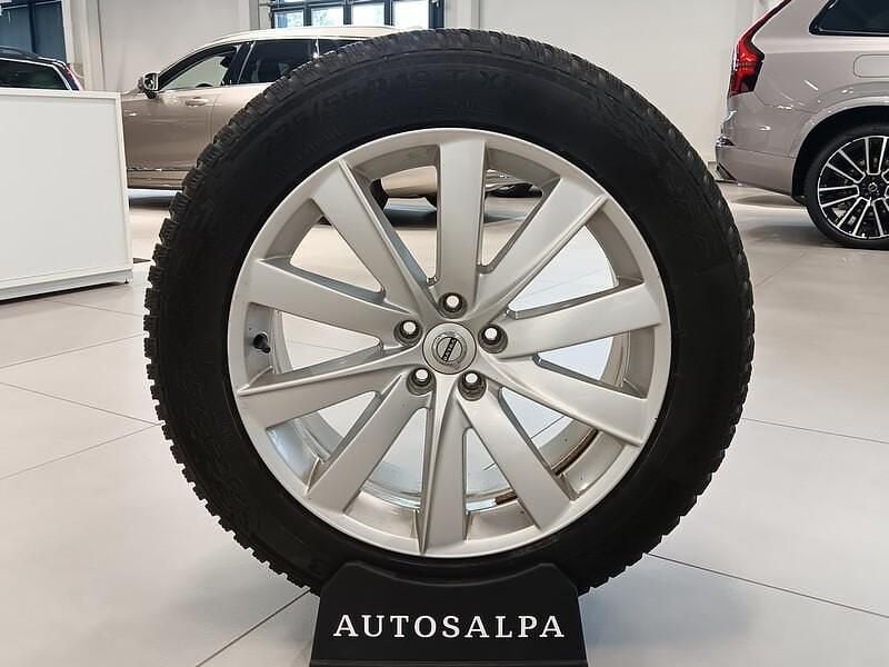 Käytetty Volvo XC90 Inscription 320 HP (235 kW) 2016 Katumaasturi