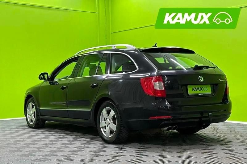 Käytetty Skoda Superb Ambition 140 HP (102 kW) 2011 Musta Farmari