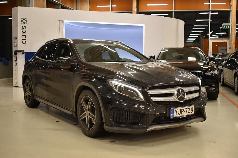 Käytetty 2015 Mercedes GLA200 Business Katumaasturi | 23 900 € (Kallis) - Kuva 1/4