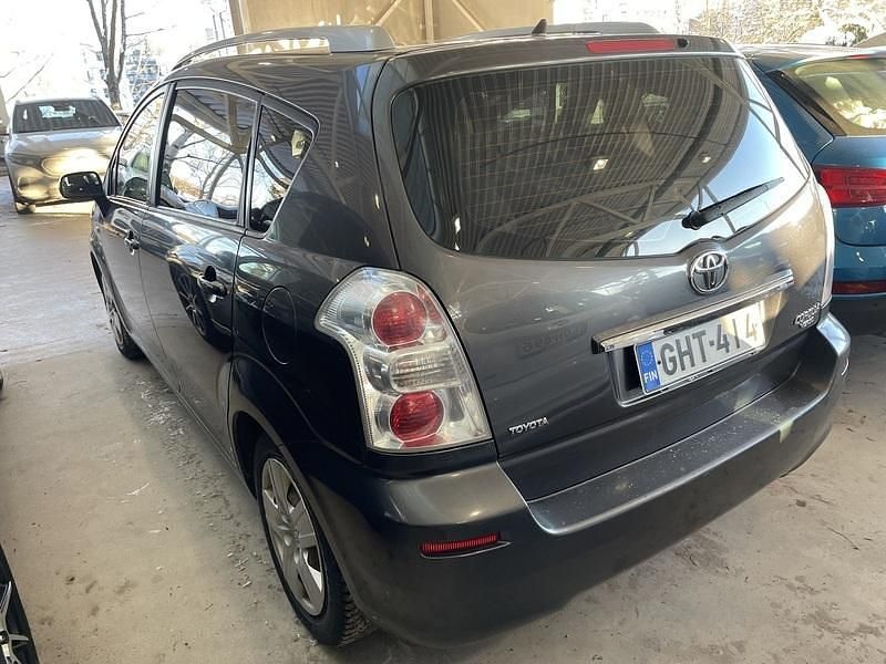 Käytetty Toyota Corolla Verso Sol 129 HP (94 kW) 2008 Tila-auto