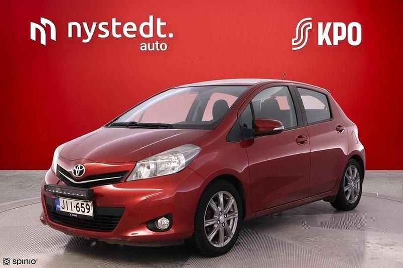 Käytetty Toyota Yaris Style 99 HP (72 kW) 2013 Viistoperä