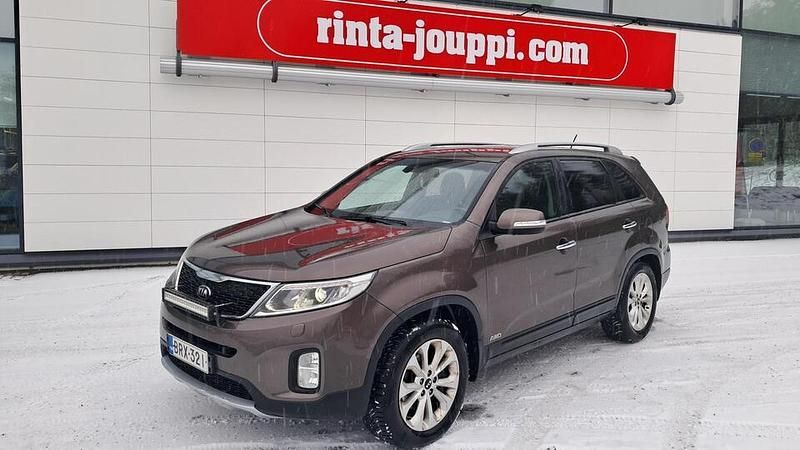 Ruskea Käytetty 2014 Kia Sorento Classic Katumaasturi | 13 490 € (Perustarjous) - Kuva 1/3