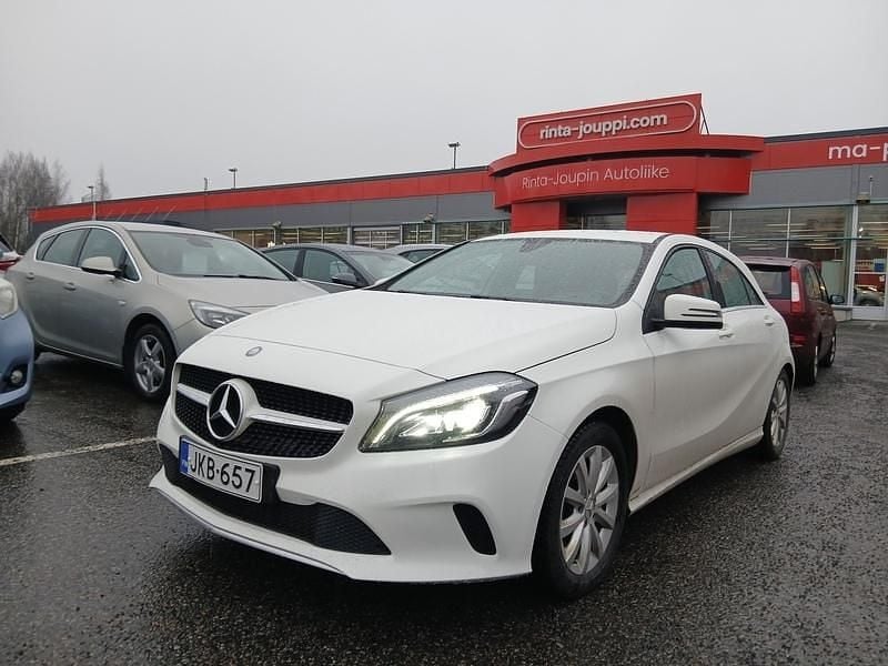 Valkoinen Käytetty 2016 Mercedes A180 Style Viistoperä | 14 450 € (Perustarjous) - Kuva 1/3