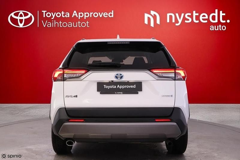 Käytetty Toyota RAV4 Hybrid Premium 178 HP (130 kW) 2020 Katumaasturi